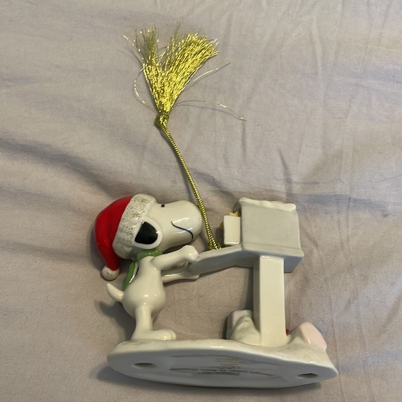 Lenox Peanuts Snoopy's Letter To Santa Ornament - Picture 2 of 6